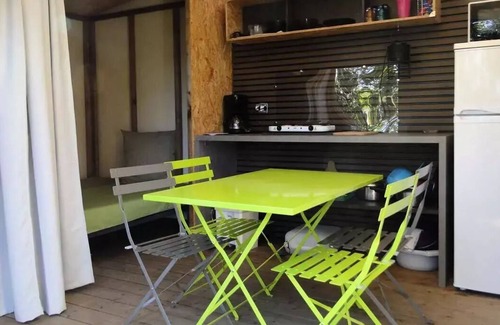 Ribes House | Mobil-toilé Maori from Wednesday to Wednesday in season 4 people