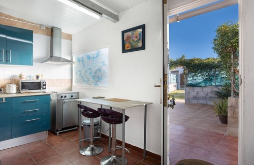Chiclana de la Frontera House | Mobile Home 'Manoli' with Private Garden and Balcony