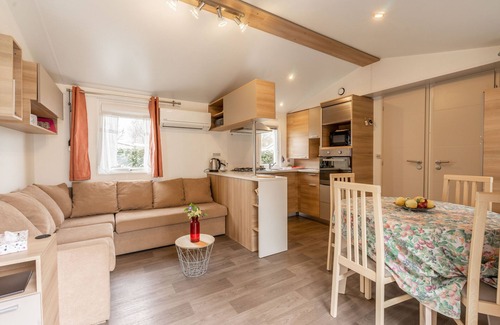 Saint-Georges-de-Didonne RV Rental | Mobile Home 'O Petit Lieu' with Shared Pool, Wi-Fi and Air Conditioning