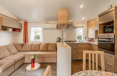 Saint-Georges-de-Didonne RV Rental | Mobile Home 'O Petit Lieu' with Shared Pool, Wi-Fi and Air Conditioning