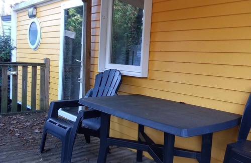 Les Mathes RV Rental | Mobile Home 'Au Bon Repos' with Private Terrace, Wi-Fi and Air Conditioning