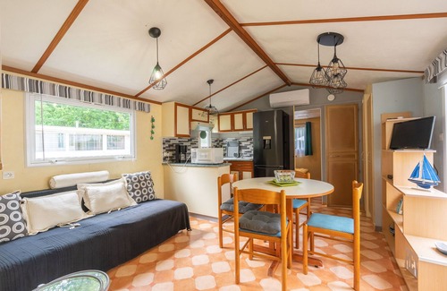 La Tremblade RV Rental | Mobile Home 'Mobilhome Mh 212' with Private Pool, Private Terrace and Air Conditioning