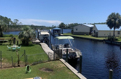 Pensacola House | Mobile home on water deep water access