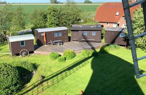 Nordermeldorf House | Mobile Home 'Traumwagen An Der Mühle' with Private Terrace, Shared Garden and Wi-Fi