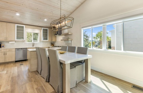 Seacrest House | Mobile - Newly renovated Seacrest townhome steps to the beach, 2 bikes!