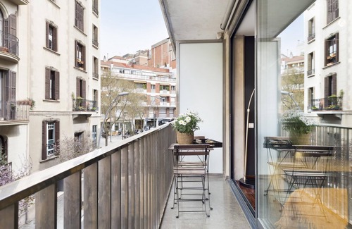 Sant Gervasi Apartment | Mobile World Congress 2 rooms with Terrace and optional parking - Free WiFi