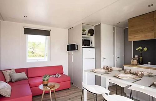 Aups House | Mobilheim Cotignac Private Jacuzzi - 33m2 - 3 Schlafzimmer - Geschirrspüler + TV + A/C 6 persons