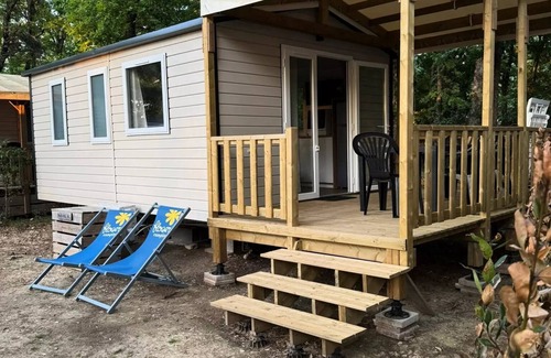 Grignan House | Mobilheim PREMIUM 20m2 1 Schlafzimmer + TV+ Klimaanlage + Geschirrspüler + überdachte Terrasse 10m2 2 Personen