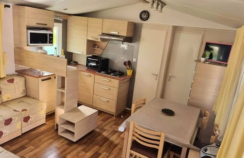 Meschers-sur-Gironde House | Mobilhome Comfort 22-28m2 - 2 Schlafzimmer - überdachte Terrasse + TV* 6 Personen
