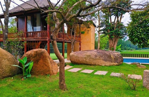 Huong Thuy House | Moc Homestay & Villa