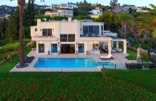 The Bird Streets Villa | Mockingbird Estate