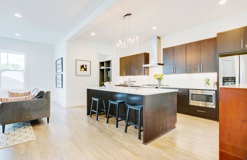 Buena Vista House | Mockingbird: Walk to heart of Downtown! Rooftop!