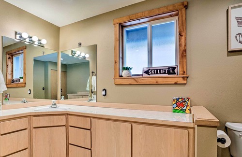 Ardenvoir Cabin | Mod Alpine Cabin w/ Hot Tub, Game Room & Fire Pit!