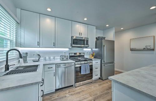 Roseville - Fleet Ridge Apartment | Mod San Diego Apt with Patio - Walk to Harbor!