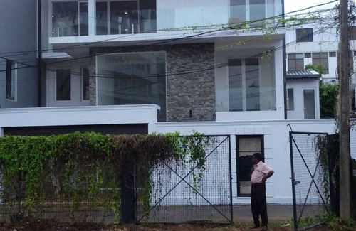 Rajagiriya House | Modern luxury house within walking distance to all conveniences