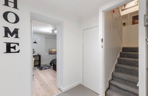 Portsoken Apartment | Modern 1 Bed Apartment in Central London – Perfect for Couples & Solo Travelers!