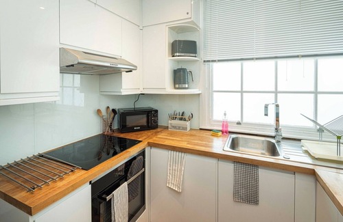 St. Pancras Apartment | Modern 1-Bed Flat in Central Bloomsbury