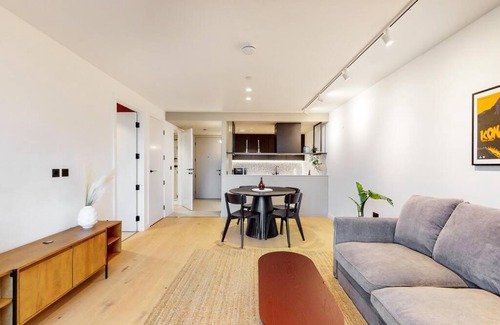 Kensal Green Apartment | Modern 1 bed flat with balcony in Kensal Green