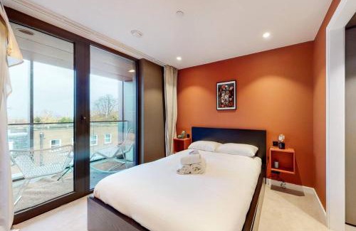Kensal Green Apartment | Modern 1 bed flat with balcony in Kensal Green