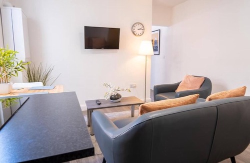 Southport Apartment | Modern 1 Bed Southport Apartment Near Beach