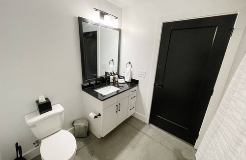Judson Apartment | Modern 1-bedroom apartment with pool