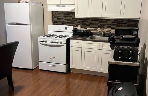 Paterson Apartment | Modern 1 Bedroom Apt Close to Major Highways & NYC