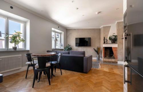 Innerstaden Apartment | Modern 1-bedroom APT on Stora torget in Visby