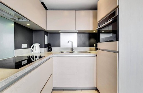 Canning Town Apartment | Modern 1 Bedroom Canning Town Apartment