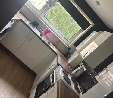 East Kilbride Apartment | Modern 1 bedroom flat full flat