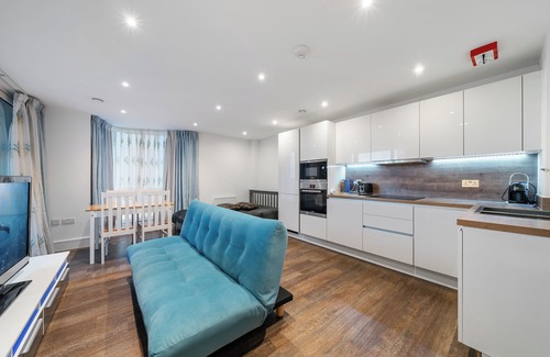 Surrey Docks Apartment | Modern 1-Bedroom Flat in Central London
