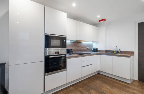Surrey Docks Apartment | Modern 1-Bedroom Flat in Central London