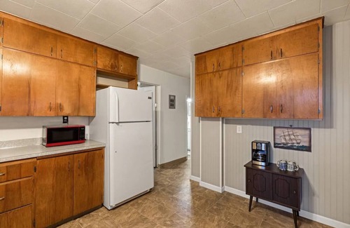 Great Falls Apartment | Modern 1-Bedroom Haven with Dedicated Home Office
