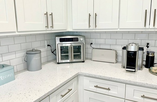 Port Saint Lucie House | Modern 10’ Ceiling.Smart devices. 2mi to activities, Easy access i95 & turnpike!