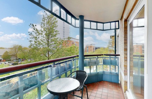 Westbourne Apartment | Modern 1bed flat close to all London's attractions