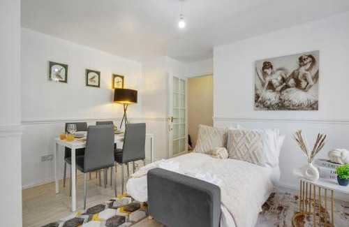 Tottenham Apartment | Modern 1BR, 10 Mins to Central London & Hotspur stadium with Parking