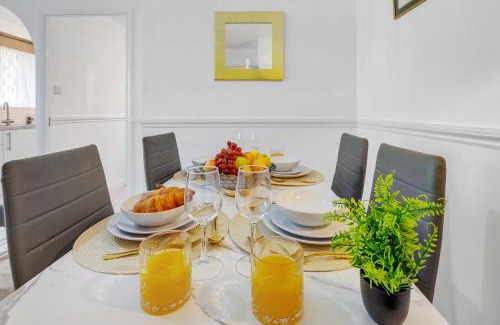 Tottenham Apartment | Modern 1BR, 10 Mins to Central London & Hotspur stadium with Parking