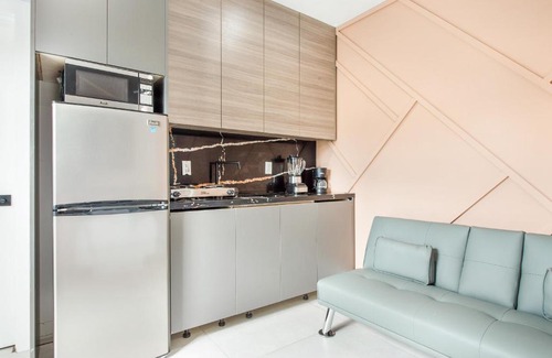Ludlam Apartment | Modern 1BR 15min to MIA Kitchen & Private Entrance L08A