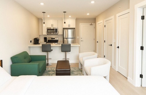 Jersey City Apartment | Modern 1BR 1BA Apartment