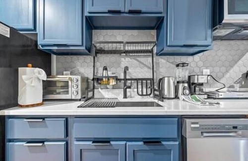 Capitol View Apartment | Modern 1BR 1BA | Spacious 2nd Floor Unit