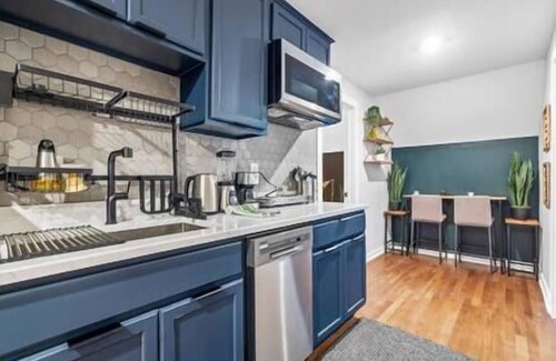 Capitol View Apartment | Modern 1BR 1BA | Spacious 2nd Floor Unit