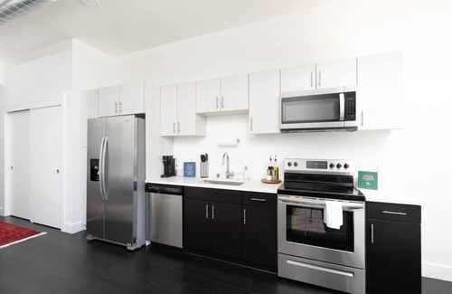 Milwaukee Apartment | Modern 1BR Apt with Skywalk to Fiserv, Rooftop, and Parking
