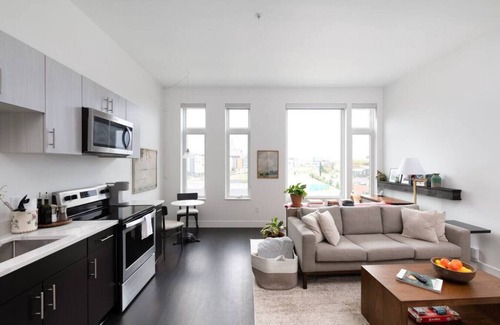 Westown Apartment | Modern 1BR Apt with Skywalk to Fiserv, Rooftop, and Parking