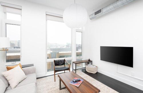 Milwaukee Apartment | Modern 1BR Apt with Skywalk to Fiserv, Rooftop, and Parking