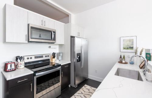 Milwaukee Apartment | Modern 1BR Apt with Skywalk to Fiserv, Rooftop, and Parking