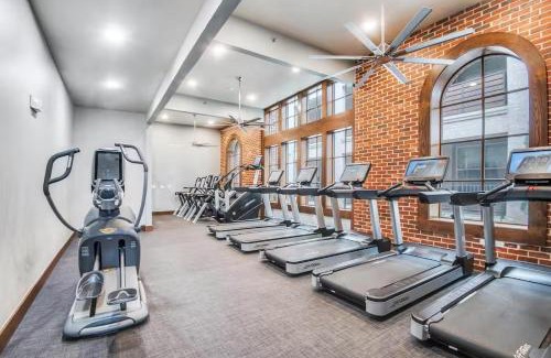 Farmers Branch Apartment | Modern 1BR Dallas Oasis Escape
