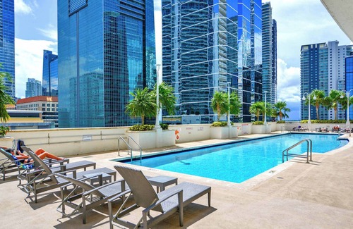 Brickell Apartment | Modern 1BR + Den | Full-Amenity Brickell Condo