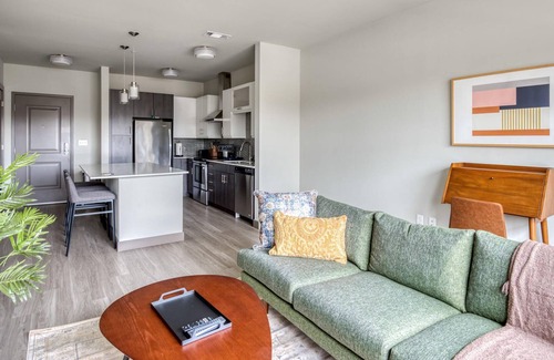 Burlington Apartment | Modern 1BR in Burlington with On-Site Parking