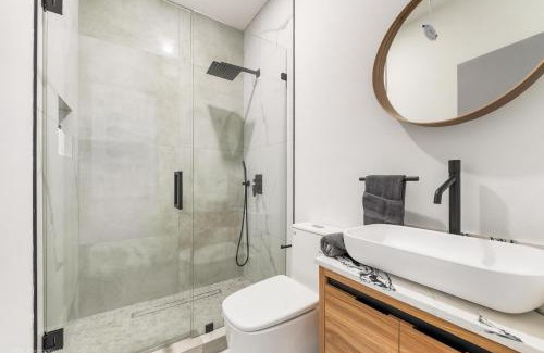 Coral Terrace Apartment | Modern 1BR Miami Apt Sleeps 3, Kitchenette L10A
