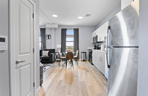 Everett Apartment | Modern 1BR Near Encore Boston 3825