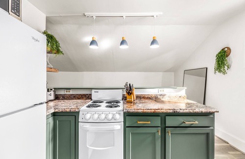 Plymouth Apartment | Modern 1BR Retreat, Steps to Shops/Bars/Restaurants!